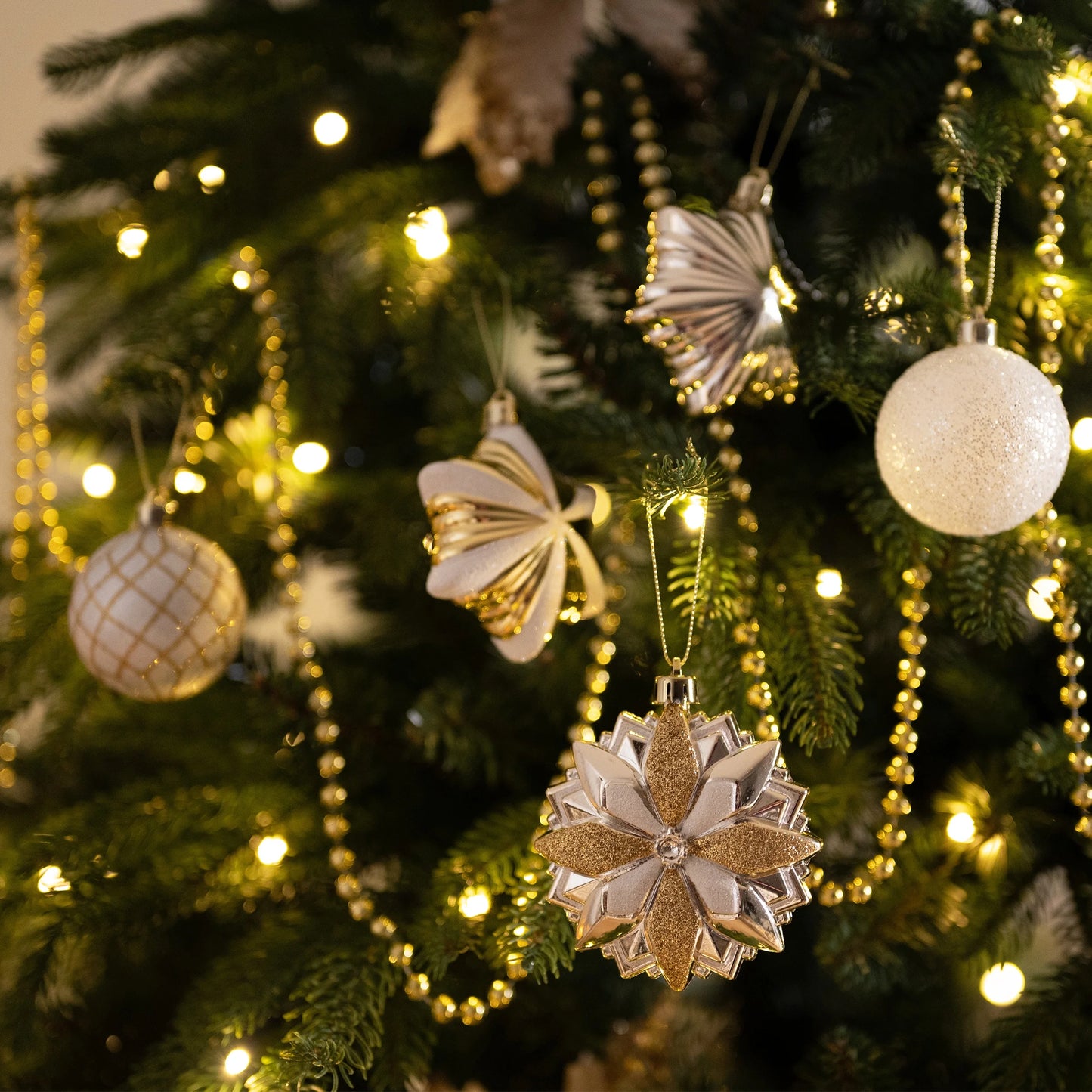 130Ct Christmas Ornaments Set, White Gold Shatterproof Ornaments for Christams Tree Decor